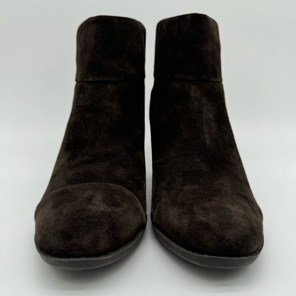 Clarks Genuine Leather Brown Suede Heeled Ankle Boots Size 8.5 - Picture 3 of 13